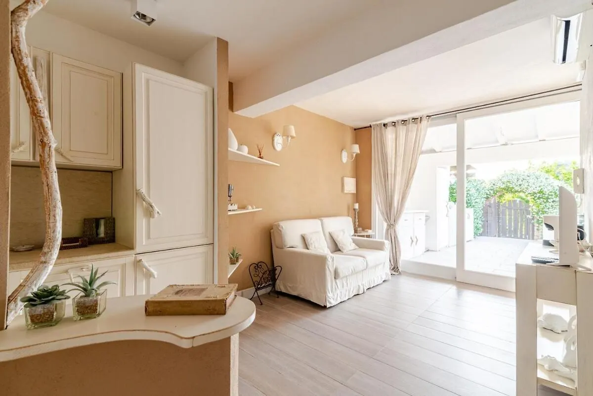 Terrace- Private Parking Design Relax & Comfort Porto Rotondo