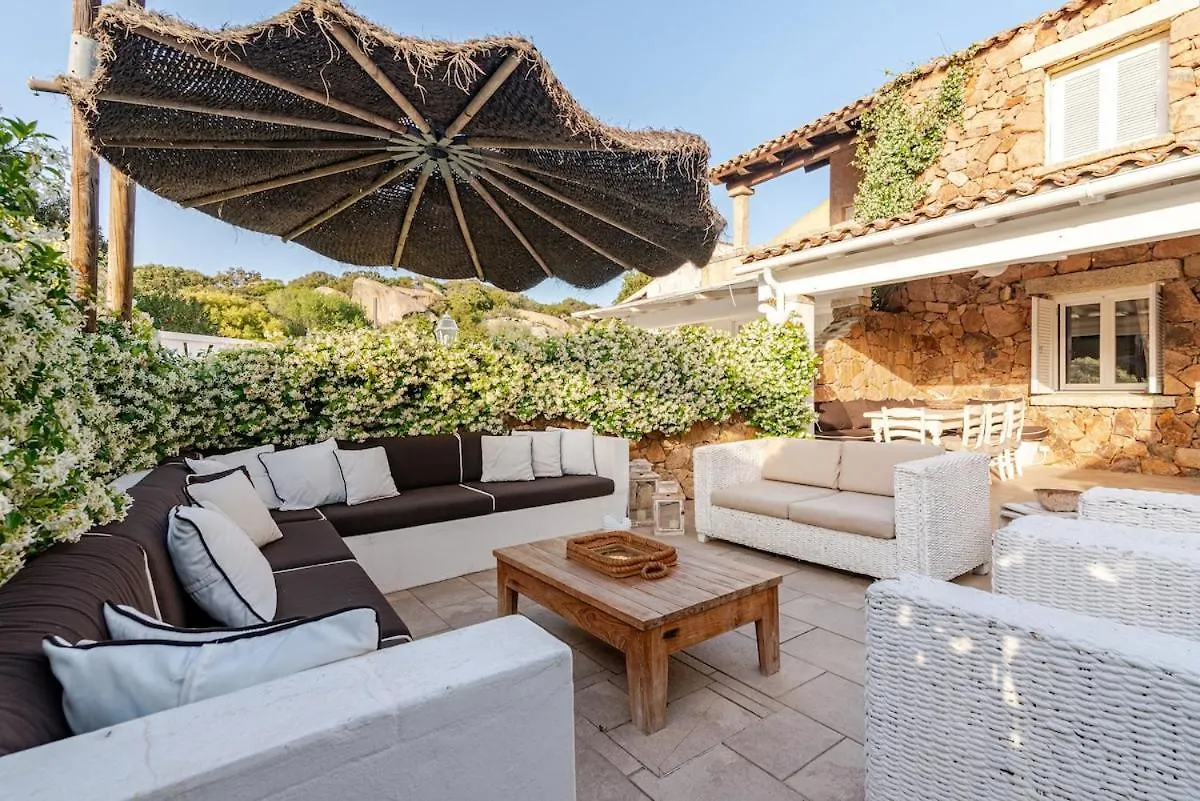 Terrace- Private Parking Design Relax & Comfort Porto Rotondo